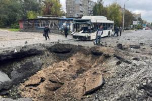 Внаслідок ракетних ударів РФ щонайменше 10 людей загинули, близько 60 отримали поранення, - Нацполіція