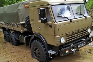 В России контрактник наехал на колонну срочников, есть жертвы, - росСМИ