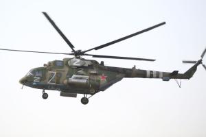 Над центром Москвы летают военные вертолеты: в сети публикуют видео