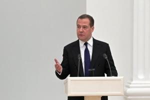 "Закусуйте, Дмитре!": Медведєв видав "прогноз" на 2023 рік: найбільш "цікаві" марення