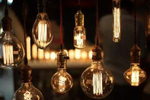 В Украине можно обменять старые лампочки на LED: подробности государственной программы