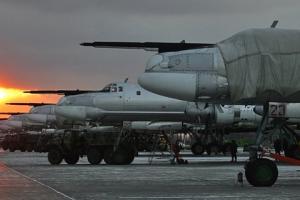 "Постоянный беспорядок": в украинской разведке ответили на обвинения РФ в "диверсии" на аэродромах