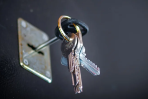 "Збільшився вдвічі": Окупанти оприлюднили оновлений список квартир, які готуються до "віджиму" у Лисичанську