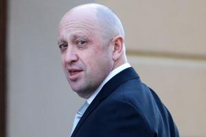 Оружие закончилось теперь будут кувалдами воевать: Пригожин подарил военным новое "вооружение"