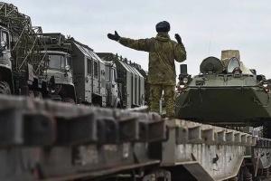 Россия перебрасывает на Донбасс военных из Беларуси, - Демченко