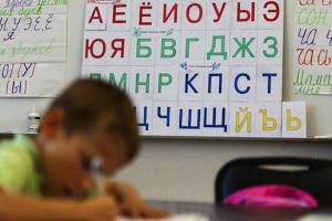 За отказ лишают родительских прав: на Луганщине дети принудительно учатся по программе оккупантов