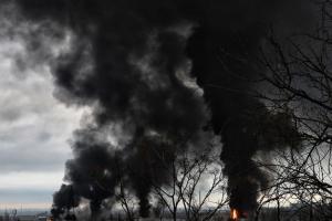 В Ірані пролунали вибухи: в мережі повідомляють, що знищено завод із "шахедами" (відео)