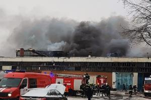 В Москве крупный пожар: горят склады на 2000 квадратных метров