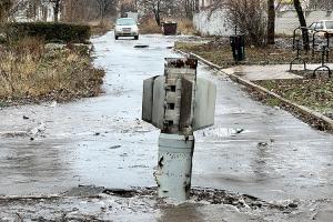 "Кругом воронки и пробитые насквозь дома": очевидцы показали, как сейчас выглядит один из районов Лисичанска