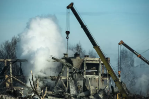 У мережі показали супутникові знімки ПТУ в Макіївці до та після удару по ньому