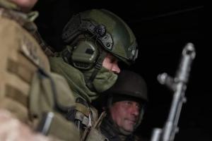 "Їдуть броньовані автомобілі, а між ними йде піхота": Гайдай про тяжку ситуацію на Луганщині