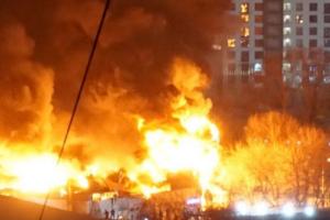 "Страшные взрывы! Все горит!": В Москве сильный пожар рядом с исследовательским институтом