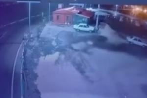 Момент начала мощного землетрясения в Турции попал на видео