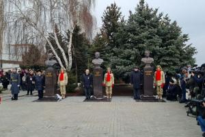 Даже город переименовали: в российском Волгограде открыли памятник Сталину, ждут Путина (видео)