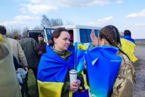 З російського полону повернули 100 військових: серед них захисники Маріуполя, "Азовсталі" та Гостомелю