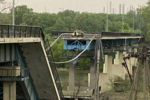 Северский Донец почти вышел из берегов: как сегодня выглядят мосты между Лисичанском и Северодонецком (фото)