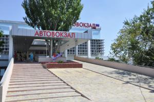 "А чого немає часу відправки в Лисичанськ?": у мережі бурхливо обговорюють розклад у Луганському автовокзалі