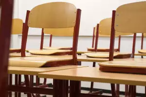 Участились взрывы: в Луганске все учебные заведения перевели на дистанционное обучение