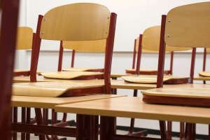 Почастішали вибухи: у Луганську всі навчальні заклади перевели на дистанційне навчання