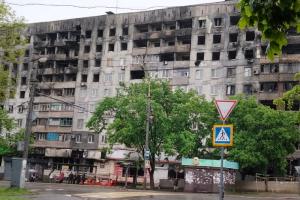 Чекають на ЗСУ та звільнення: У Маріуполі вивісили прапор України