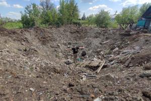 Ситуация один в один с Белгородом: российский самолет уронил бомбу над Енакиево - видео