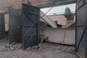 Нічна атака на Кривий Ріг: спалахнули два підприємства, поранено чоловіка