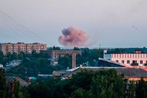 В оккупированном Донецке прогремел взрыв: очевидцы сообщают, что дымит в Ленинском районе - видео