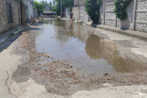 Подрыв Каховской ГЭС: вода в некоторых домах Херсона уже под потолок, - видео