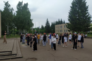 Оккупанты отправили детей из Лисичанска в лагеря Набережных Челнах, - фото