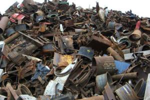 "Приймають усе, від А до Я!": В окупованому Сєвєродонецьку користуються попитом пункти прийому металу