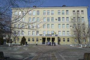 На стенах Гагарин и Макаренко: в сети показали, чем оккупанты "украсили" помещение школы в Северодонецке - фото