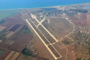 Вийшов покурити й не повернувся: на військовому аеродромі в Криму зник диспетчер