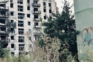 "Город, как из фильма "Я - легенда": Россияне удивлены масштабами разрушений Северодонецка - видео
