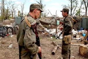 Обшукували господарські будівлі та льохи: в Кремінній окупанти провели масові перевірки