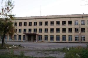 На диво, гаражі не розкриті: у мережі показали свіжі кадри з окупованого Лисичанська