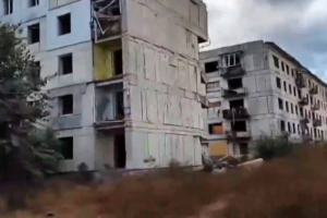 Разруха и пустынные улицы: в сети показали свежие кадры оккупированной Кременной - видео