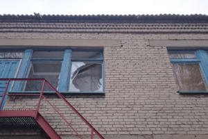 Оккупанты показали последствия утреннего "прилета" в Лутугинском районе на Луганщине - фото