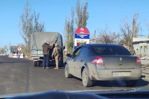 "Что угодно, но дай": Очевидец рассказал, как российские военные попрошайничают на въезде в Рубежное