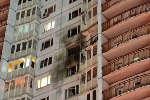 Атака БпЛА в России: в Туле сбитый дрон попал в многоэтажку - видео