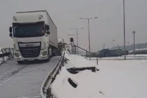 Блокада прорвана? Первая партия фур из Украины прибыла в Польшу - видео