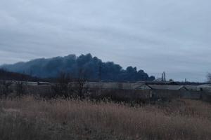 В Донецке прогремел взрыв, горит склад ГСМ - видео
