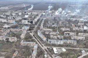 "Стоит Шевченко. Стоит и Угледар!": Военные показали фото из разрушенного оккупантами города