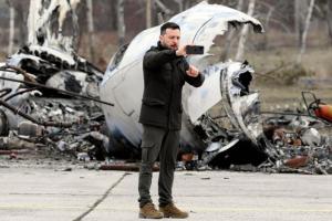 "Все хотят завершения войны. Но на наших условиях": Зеленский из Гостомеля обратился к украинцам