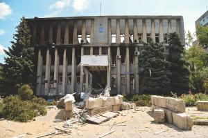У Лисичанську окупанти ремонтують світлофори, а в сусідніх містах світло включали лише на п'ять днів