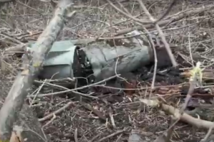 На Луганщині росіяни завдали авіаудару по деокупованій Греківці: поліцейські показали наслідки