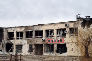 А дерев'яній скульптурі відрубали голову: у мережі показали автовокзал в окупованому Сєвєродонецьку - фото