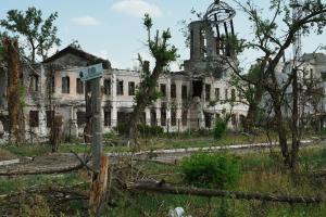 Разрушение инфраструктуры и жизни под угрозой: в сети рассказали о реальном состоянии Рубежного после оккупации