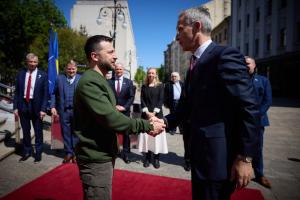 Генсек НАТО Столтенберг прибыл в Киев - обсудил с Зеленским идею фонда на 100 миллиардов евро для Украины
