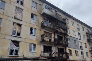 Оккупанты показали последствия "прилета" в Кременной на Луганщине - фото