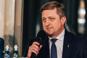 "Без паники": Посол Украины заявил, что Киев не обращался к Польше относительно возвращения мужчин призывного возраста